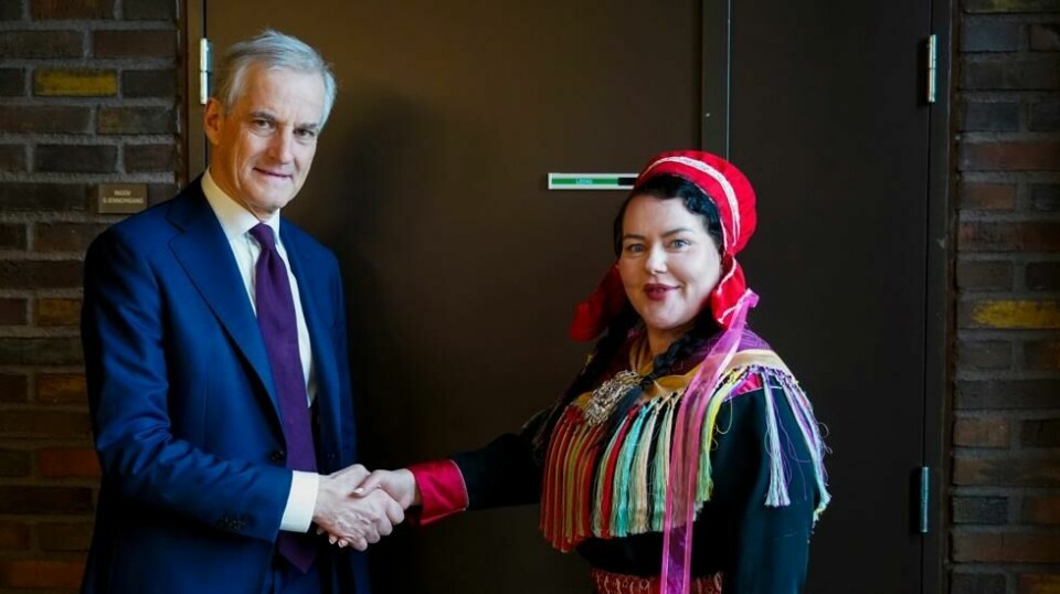 Statsminister Jonas Gahr Støre (Ap) under et møte med sametingspresident Silje Karine Muotka i april. Nå går Sametinget til søksmål mot staten. Foto: Terje Bendiksby / NTB / POOL