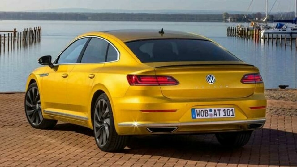 VWs nye flaggskip, Arteon erstatter på sett og vis Passat sedan, da prisene er ganske like. VWs nye flaggskip, Arteon erstatter på sett og vis Passat sedan, da prisene er ganske like.
