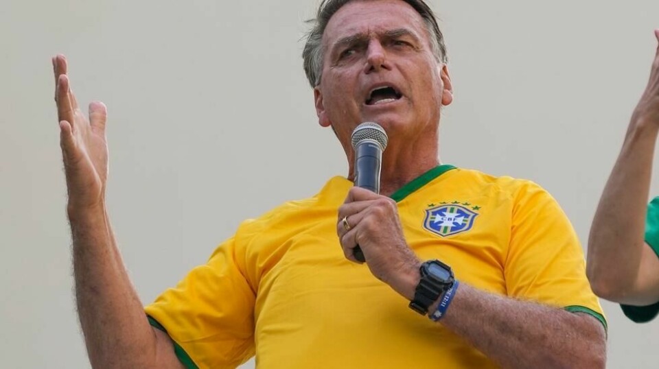 Brasils tidligere president Jair Bolsonaro forsøkte å få militære ledere med på en plan for å omgjøre resultatet av valget der han tapte i 2022, viser rettsdokumenter. Foto: AP / NTB