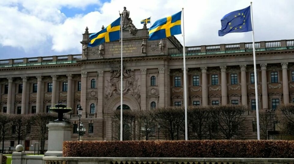 Rapporteringen som svenske folkevalgte i Riksdagen får av regjeringen, er for dårlig, mener svenske bistandseksperter. De mener også at den norske regjeringens rapportering til Stortinget har mange av de samme svakhetene som rapporteringen i Sverige.