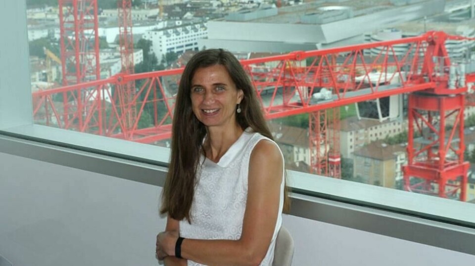 NYE MULIGHETER: – Brystkreft er ikke bare brystkreft lenger. Før ga vi samme behandling til alle. Nå blir den målrettet, sier Roche-forsker Astrid Kiermeier, her i Roche-konsernet hovedkvarter i Basel.Det gir lyse utsikter både for pasienter - og helsnæringa.