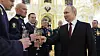 Vladimir Putin skåler for «Russlands helter». Putin vil ikke bli en «lame duck» mener Russland-ekspert. Foto: Mikhail Metzel / Sputnik / Kreml / AP / NTB