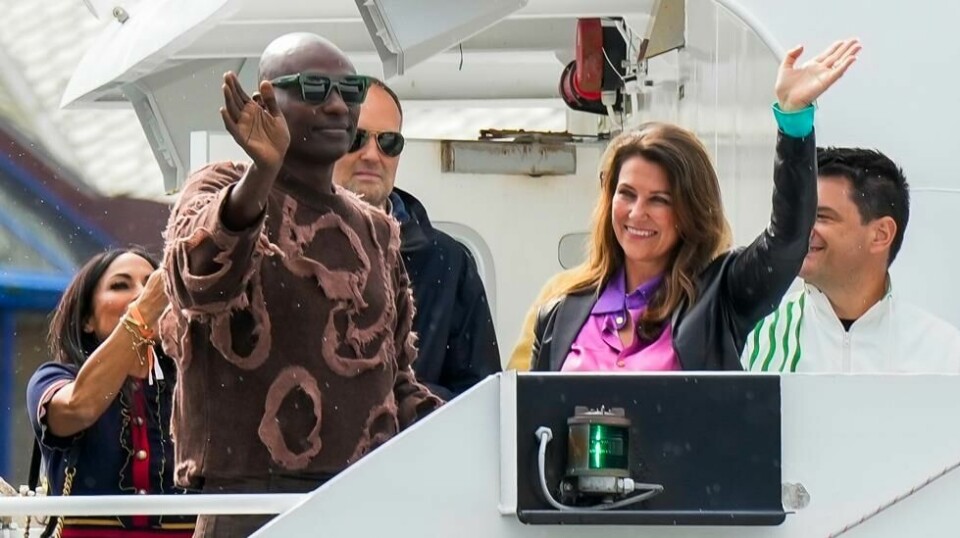 Prinsesse Märtha Louise og Durek Verret ankommer båtene som skal frakte dem til bryllupsfeiring i Geiranger. Lørdag gifter Märtha Louise og Durek Verrett seg på Hotel Union i Geiranger. Foto: Heiko Junge / NTB