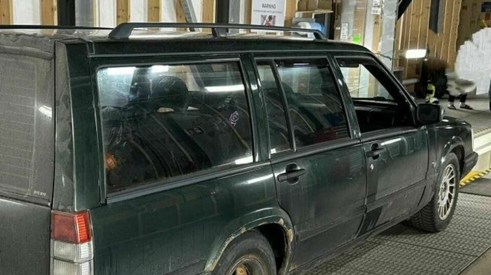 Volvoen ble tatt inn til en teknisk sjekk. Det endte med kontrollseddel. Volvoen ble tatt inn til en teknisk sjekk. Det endte med kontrollseddel. Foto: Statens vegvesen