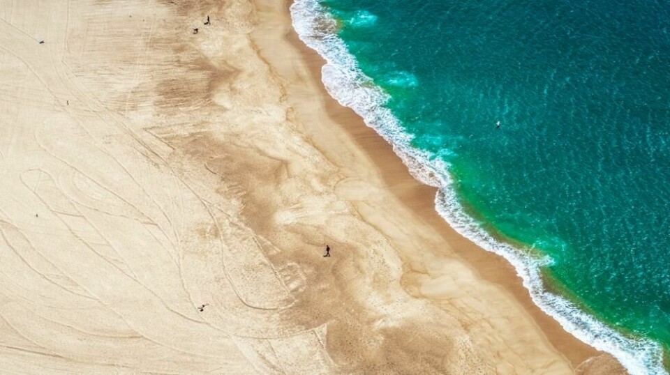 Selv om flesteparten som skal ha sommerferie skal til utlandet, som for eksempel hit til Nazaré i Portugal, så er det mange som ikke har råd til dette i år. Og mange velge rå bli hjemme.