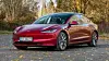 Tesla Model 3 med bakhjulsdrift har 513 kilometers rekkevidde og koster fra 409.107 kroner. Testens Long Range-utgave koster fra 499.895 kroner. Foto: Håkon Sæbø / Finansavisen
