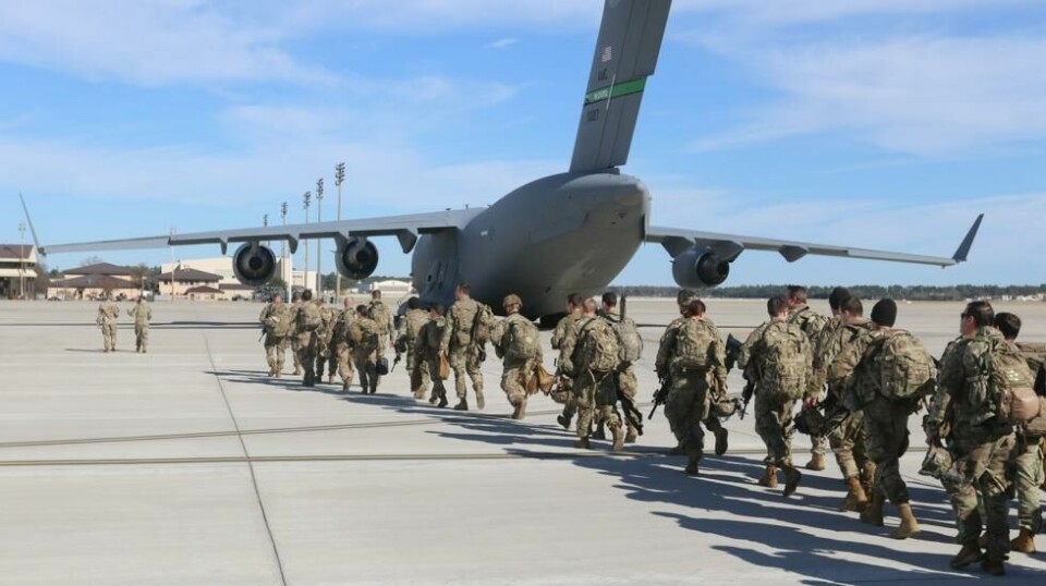 Den dømte kvinnen, Mariam Thompson, var ansatt som språkekspert i det amerikanske forsvaret. Hun jobbet blant annet i Irak.