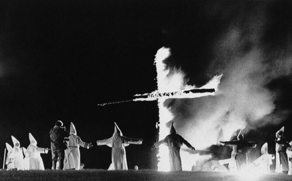 Bilder fra en seremoni i Rumford, Maine av klans-gruppen The Invisible Empire med korsbrenning i 1987. Bilder fra en seremoni i Rumford, Maine av klans-gruppen The Invisible Empire med korsbrenning i 1987. Foto: Scott Perry / AP