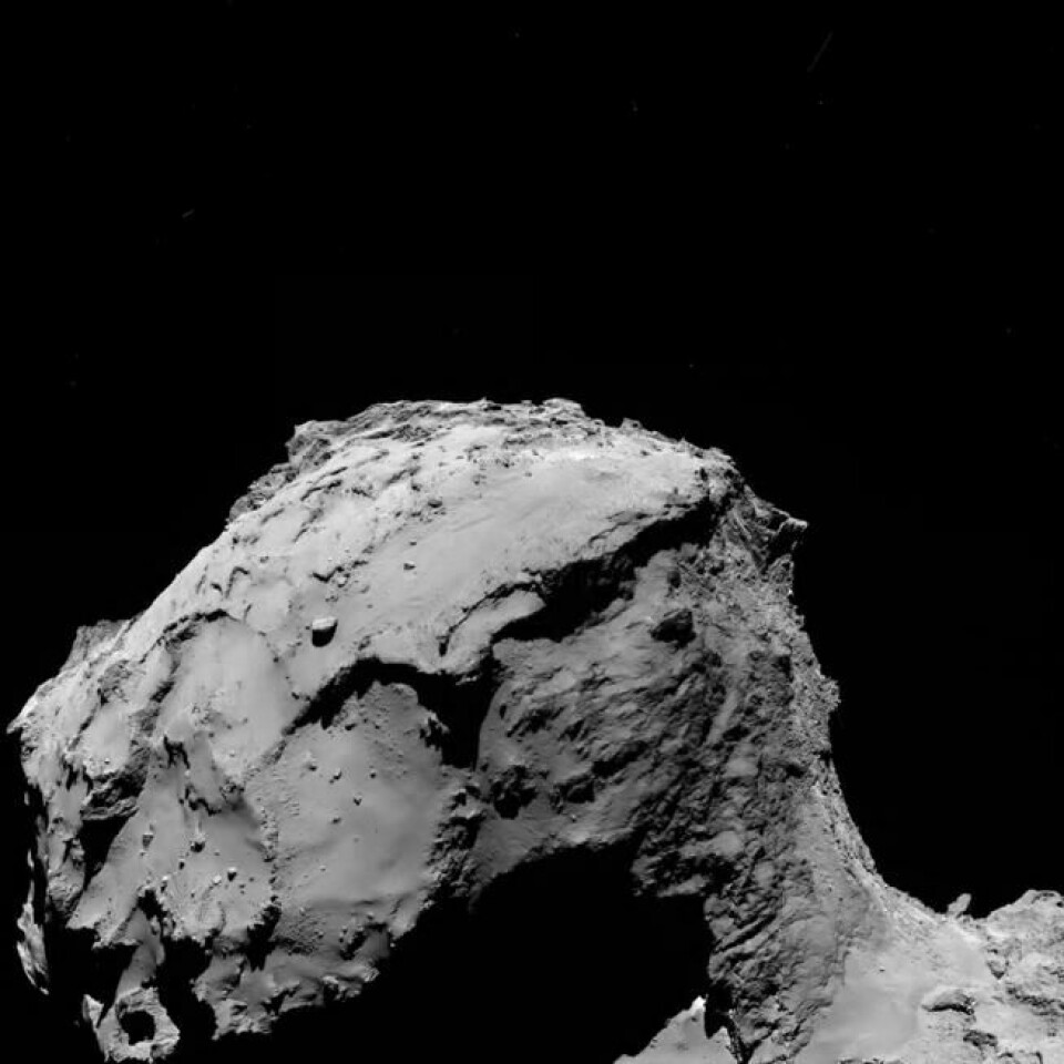 Romsonden Rosetta fra den europeiske romfartsorganisasjonen ESA tok dette bildet av kometen 67P/Churyumov-Gerasimenko 30. september. Det vi ser på bildet måler 3,2 kilometer i bredden. Romsonden Rosetta fra den europeiske romfartsorganisasjonen ESA tok dette bildet av kometen 67P/Churyumov-Gerasimenko 30. september. Det vi ser på bildet måler 3,2 kilometer i bredden. Foto: AP