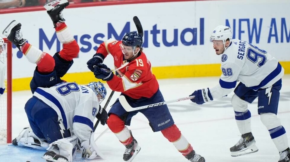 Florida Panthers vant mandagens NHL-kamp 4–1 hjemme mot Tampa Bay og sendte Emil Lilleberg og Tampa ut av NHL-sluttspillet. Foto: Wilfredo Lee/ AP Photo/NTB