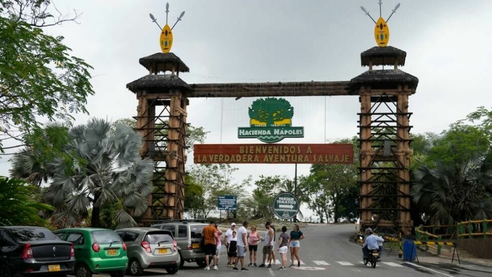 Hacienda Napoles er i dag en dyrehage og safari-park som er åpen onsdag til søndag, og på helligdager mandag. Det koster 127.000 pesos, eller 330 kroner for safari. Foto: AP Photo/Fernando Vergara Hacienda Napoles er i dag en dyrehage og safari-park som er åpen onsdag til søndag, og på helligdager mandag. Det koster 127.000 pesos, eller 330 kroner for safari. Foto: AP Photo/Fernando Vergara