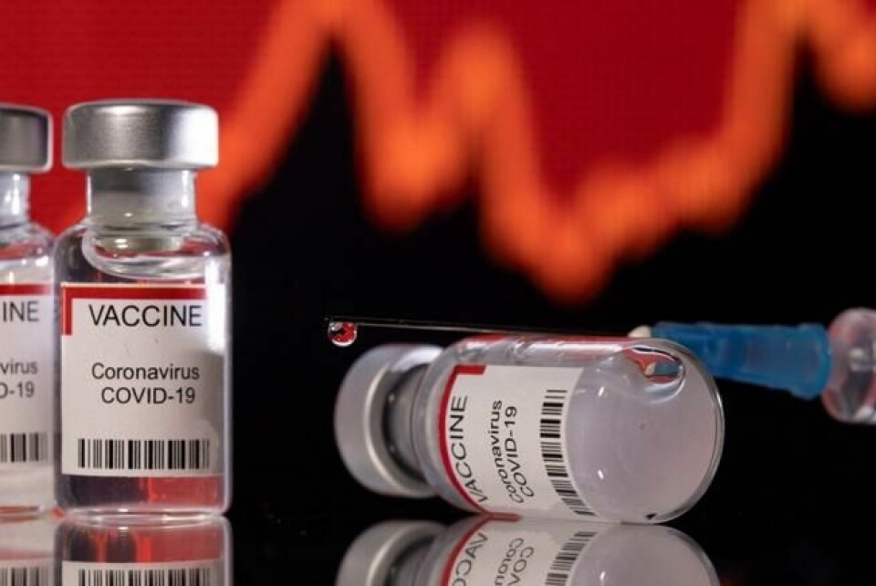 «Tilgjengelig forskning på immunologisk hukommelse etter SARS-CoV-2-infeksjoner, og erfaringer fra både SARS-CoV-2 og andre coronavirus, indikerer at risikoen for reinfeksjon med SARS-CoV-2 er ekstremt liten de første tre månedene etter gjennomgått infeksjon», skriver FHI. «Tilgjengelig forskning på immunologisk hukommelse etter SARS-CoV-2-infeksjoner, og erfaringer fra både SARS-CoV-2 og andre coronavirus, indikerer at risikoen for reinfeksjon med SARS-CoV-2 er ekstremt liten de første tre månedene etter gjennomgått infeksjon», skriver FHI. Foto: Dado Ruvic / Reuters
