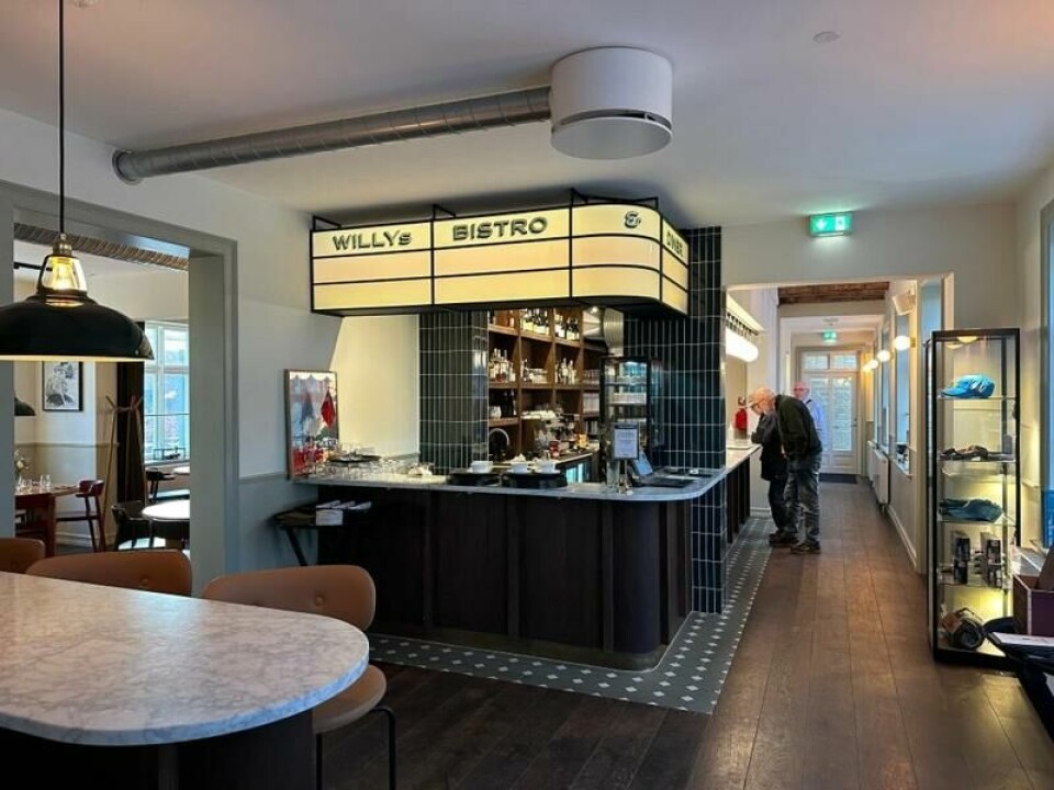 Du trenger ikke sulte på Classic Car House, som har sin egen bilnspirerte bistro på området med både smakfull innredning og mat. FOTO: IVAR ENGERUD Du trenger ikke sulte på Classic Car House, som har sin egen bilnspirerte bistro på området med både smakfull innredning og mat. FOTO: IVAR ENGERUD