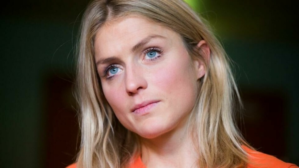Theres Johaug kommer til å snakke norsk når hun møter til dopinghøring.