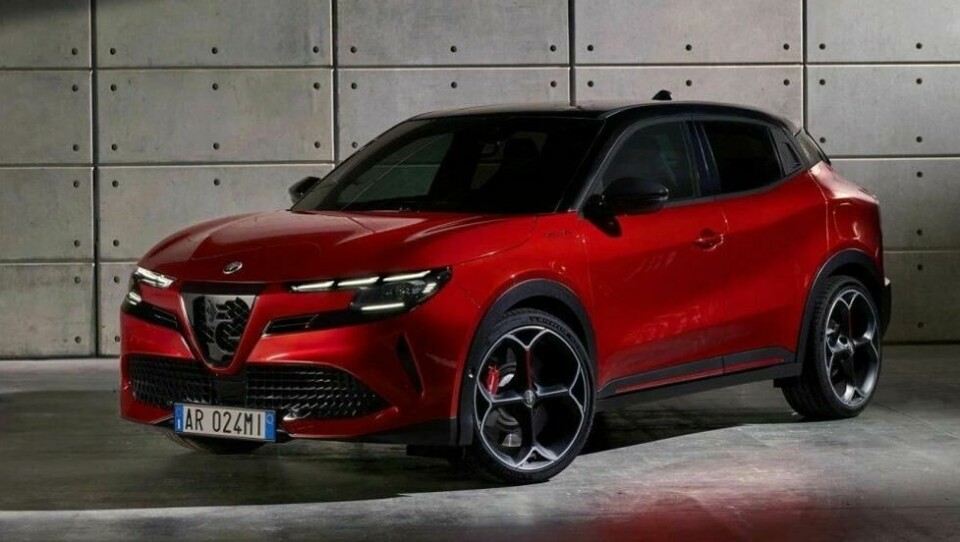 INTERNASJONALT: Italienske tradisjoner er viktig for Alfa Romeo. Det til tross: Den første elbilen deres skal produseres i Polen, det har ikke bare slått bra an. INTERNASJONALT: Italienske tradisjoner er viktig for Alfa Romeo. Det til tross: Den første elbilen deres skal produseres i Polen, det har ikke bare slått bra an.