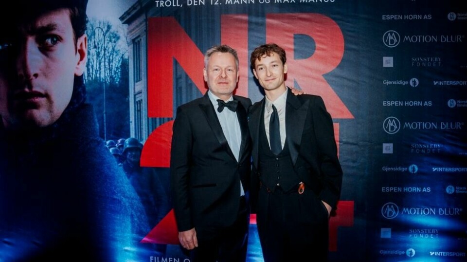 Ifølge «Nr. 24»-regissør John Andreas Andersen (t.v.) gjør det inntrykk på unge seere at Gunnar Sønsteby spilles av en jevnaldrende – i form av Sjur Vatne Brean. Foto: Stian Lysberg Solum / NTB