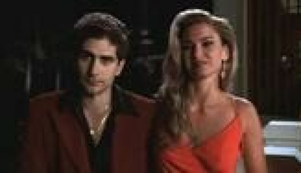 Michael Imperioli i rollen som Christopher Moltisanti og Drea De Matteo som Adriana La Cerva i The Sopranos episoden «A hit is a hit». Michael Imperioli i rollen som Christopher Moltisanti og Drea De Matteo som Adriana La Cerva i The Sopranos episoden «A hit is a hit». Foto: HBO
