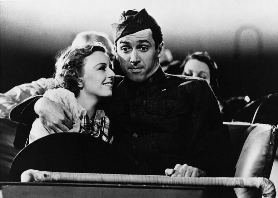 Margaret Sullavan og James Stewart i filmen The Shopworn Angel (1938). Margaret Sullavan og James Stewart i filmen The Shopworn Angel (1938). Foto: Metro-Goldwyn-Mayer