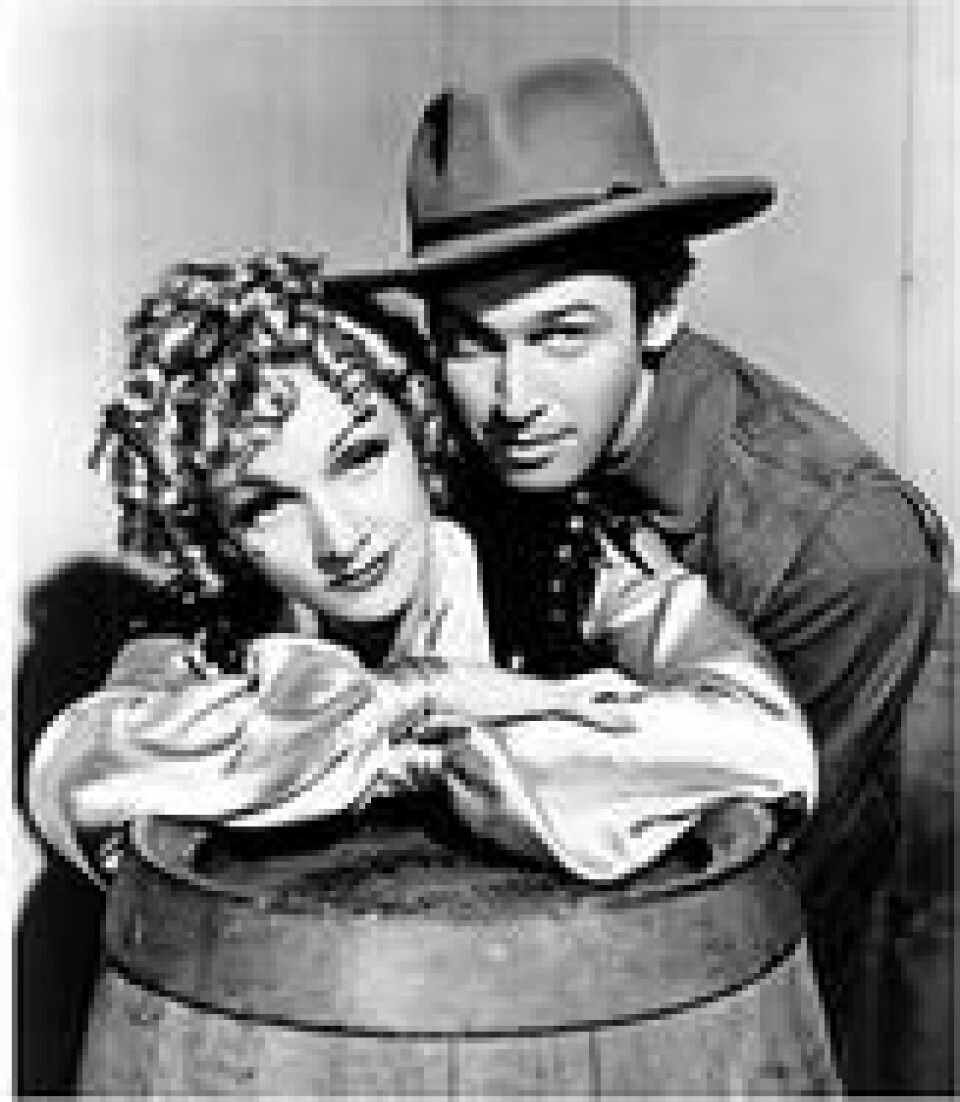 Marlene Dietrich og James Stewart på settet til Destry Rides Again (1939). Marlene Dietrich og James Stewart på settet til Destry Rides Again (1939). Foto: Universal Studios