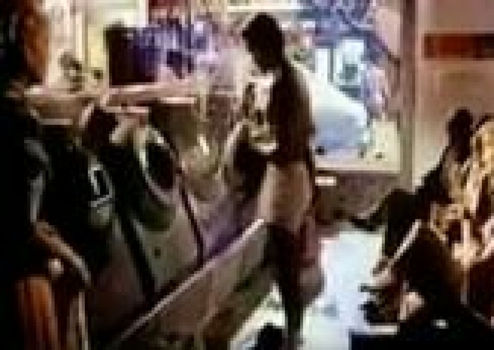 Reklamefilmen ble innspilt i et vaskeri i 1985, og sendte salget av Levi's til å eksplodere i England. Reklamen ble i 2000 kåret til den fjerde beste av de 100 største TV-annonser gjennom tidende. Reklamefilmen ble innspilt i et vaskeri i 1985, og sendte salget av Levi's til å eksplodere i England. Reklamen ble i 2000 kåret til den fjerde beste av de 100 største TV-annonser gjennom tidende. Foto: Skjermdump fra Youtube