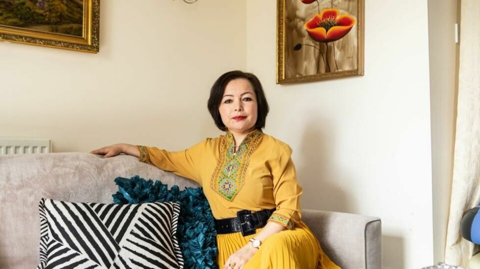 Rahima Mahmut fotografert i sitt hjem i London. Hun er sanger, menneskerettighetsaktivist og prisbelønt oversetter.