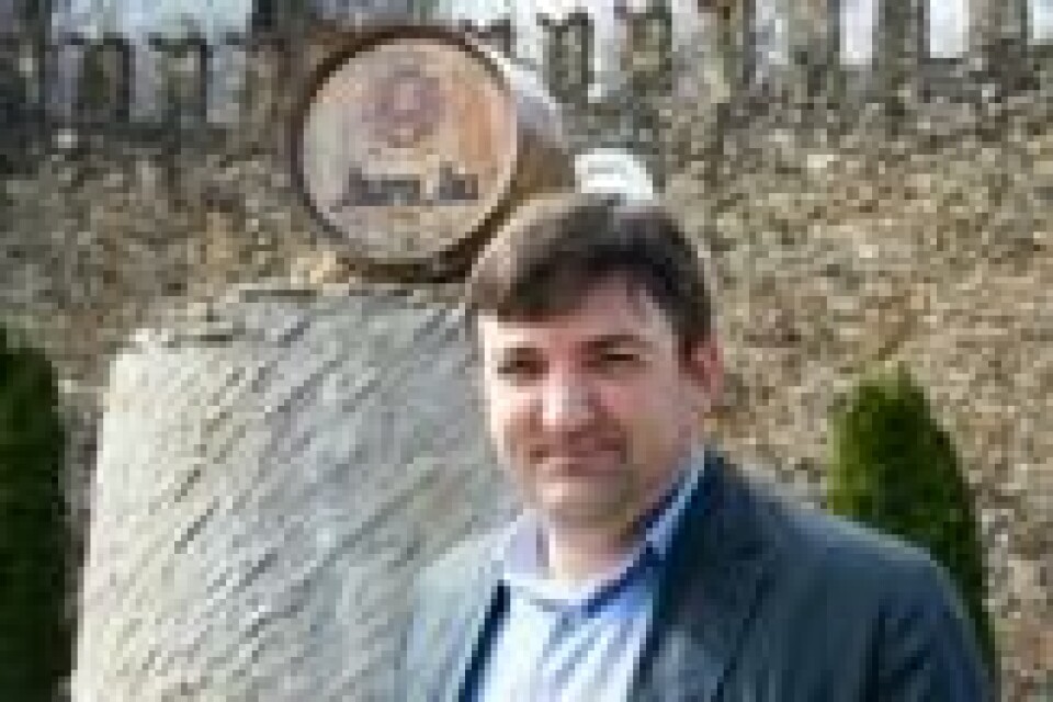 Lilian Tomescu, en av grunnleggerne bak Winetours Moldova, som viser turister landets vinkultur. Lilian Tomescu, en av grunnleggerne bak Winetours Moldova, som viser turister landets vinkultur.