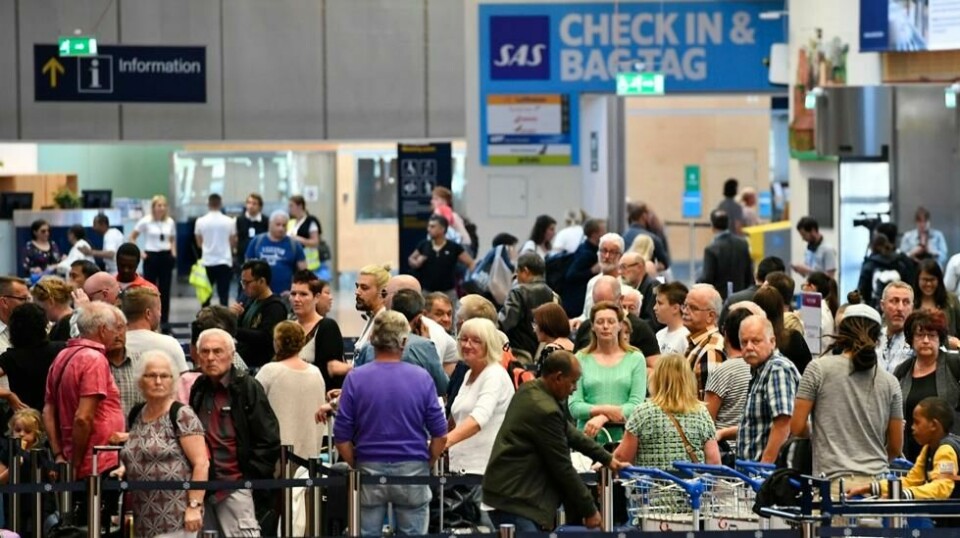 VARSLET: På forsommeren i år sendte 26 piloter i SAS Ireland et bekymringsbrev til SAS-ledelsen i Stockholm der de varslet om at bemanningsbyrået de var hyret gjennom, Dublin-baserteCAE Parc, presset dem til å gå på akkord med sikkerheten. De får heller ikke bemanning til flyene - som resulterer i kanselleringer. Her kaos på Arlanda i Stockholm i slutten av mai.