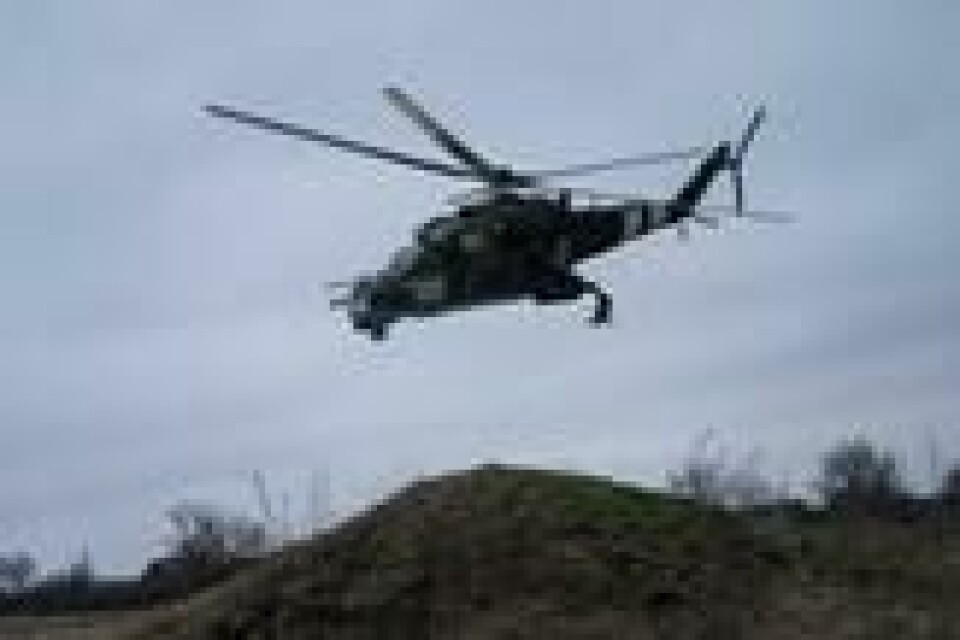 De ukrainske kamphelikoptrene Mil Mi-24 er over 40 år gamle, men fortsatt blant landets viktigste luftvåpen. Da helikopteret ble bygget på 1970-tallet fikk den kallenavnet «krokodillen» grunnet den karakteristiske formen. De ukrainske kamphelikoptrene Mil Mi-24 er over 40 år gamle, men fortsatt blant landets viktigste luftvåpen. Da helikopteret ble bygget på 1970-tallet fikk den kallenavnet «krokodillen» grunnet den karakteristiske formen. Foto: Evgeniy Maloletka / AP