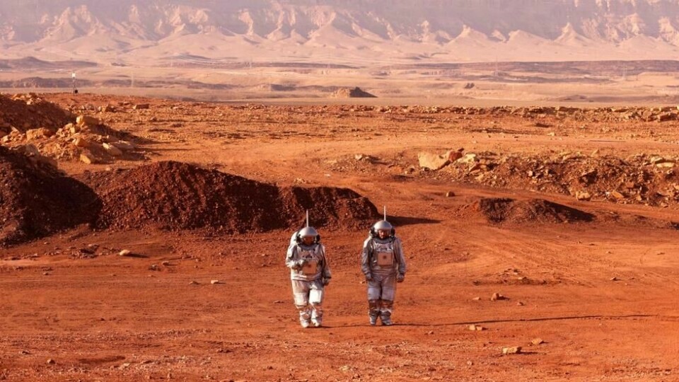 Ifølge NASA vil en reise til Mars ta rundt syv måneder. Bildet viser to astronauter under en treningsøvelse som skal gi dem innsikt i hvordan det ville vært å befinne seg på den røde planeten. Ifølge NASA vil en reise til Mars ta rundt syv måneder. Bildet viser to astronauter under en treningsøvelse som skal gi dem innsikt i hvordan det ville vært å befinne seg på den røde planeten. Foto: JACK GUEZ / AFP