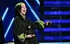 Billie Eilish takkwer vaksinen. Foto: Matt Sayles / NTB /AP / Invision