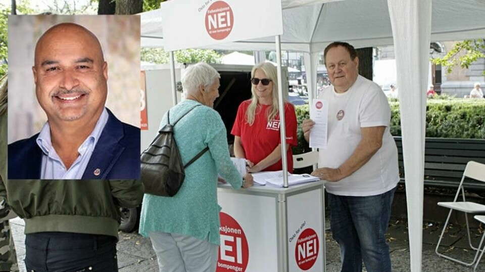 FNB-VALGKAMP: FNB-aktivistene på valgkampstand høsten 2019 tilhørte den opprinnelige, lokale FNB-lista i Oslo. Danny Chaudry (innfelt) var med i den nye FNB-lista i Oslo godkjent av partisjef Myrhol i Stavanger – til han ble innvalgt i Bystyret.