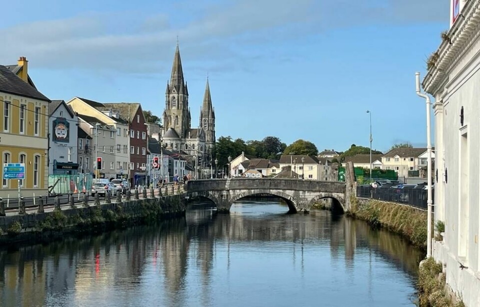 Det finnes 40 bruer for fotgjengere eller bilister i sentrum av Cork. Brua på bildet, South Gate Bridge, ble bygget i 1713. Det finnes 40 bruer for fotgjengere eller bilister i sentrum av Cork. Brua på bildet, South Gate Bridge, ble bygget i 1713. Foto: Sverre Bjørstad Graff