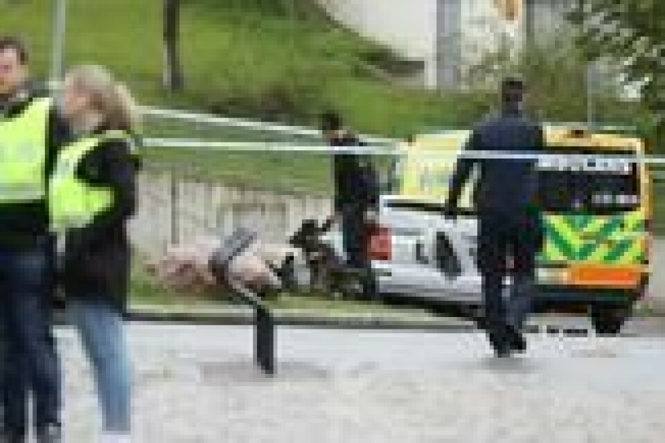 MAI 2017: Politi og ambulanse på stedet der en mann ble skutt og drept av maskerte personer i Gøteborg. Foto: Adam Ihse/TT / NTB scanpix MAI 2017: Politi og ambulanse på stedet der en mann ble skutt og drept av maskerte personer i Gøteborg. Foto: Adam Ihse/TT / NTB scanpix