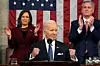 President Joe Biden talte natt til onsdag til nasjonen foran kongressen. Bak han står visepresident Kamala Harris og kongressleder Kevin McCarthy. Foto: Jacquelyn Martin / AP / NTB Foto: NTB