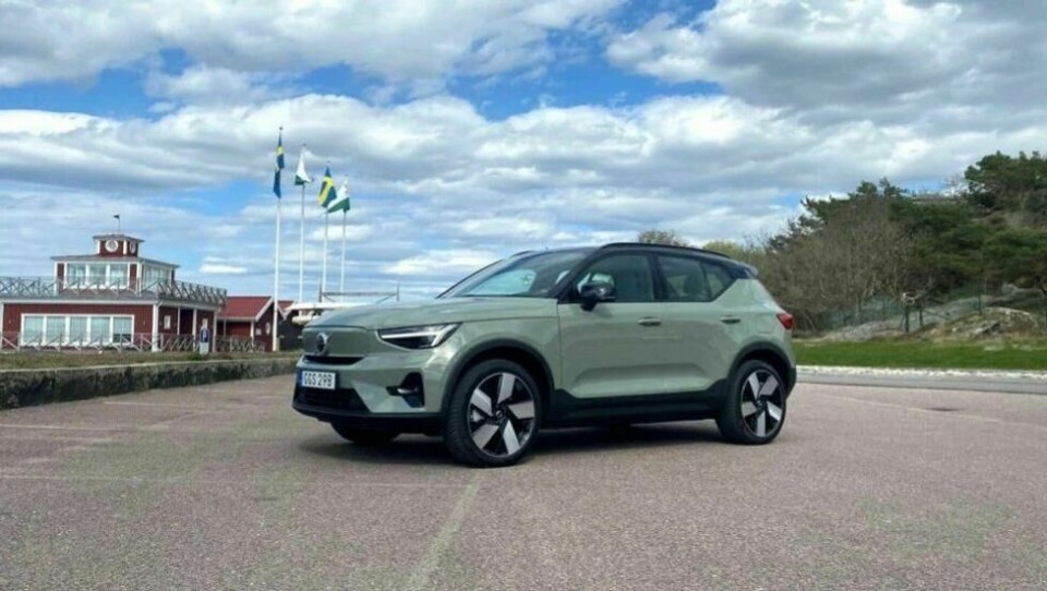 XC40 fra Volvo er en av bilene som lenge nøt godt av støtteordningene i Sverige. Fram til ordningen ble avviklet, fikk de som kjøpte en elbil støtte på inntil 70.000 kroner. XC40 fra Volvo er en av bilene som lenge nøt godt av støtteordningene i Sverige. Fram til ordningen ble avviklet, fikk de som kjøpte en elbil støtte på inntil 70.000 kroner.