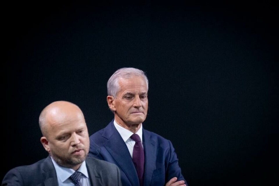 Lukkede kilder sier til Stavanger Aftenblad og VG at en liten gruppe sitter og lager en pakke som skal få Senterpartiet på gli med EU-direktivene.