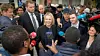 Norges innvandrings- og integreringsminister Sylvi Listhaug snakker med journalister etter et besøk på medborgerkontoret i bydelen Rinkeby i Stockholm. Foto: Anders Wiklund/TT / NTB scanpix Foto: NTB scanpix