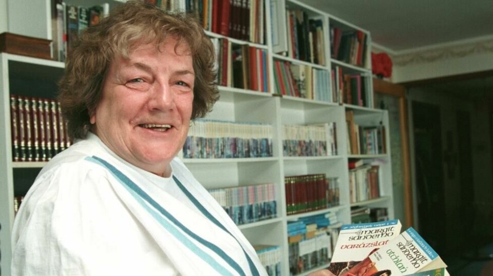 Margit Sandemo, her på 70-årsdagen i 1994, skrev rundt 200 bøker – og blant dem den populære romanserien «Sagaen om isfolket». Foto: Morten Hval / NTB