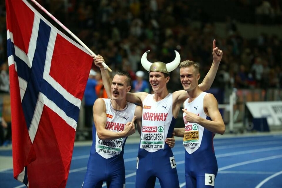 Henrik Ingebrigtsen, Jakob Ingebrigtsen og Filip Ingebrigtsen etter at Jakob tok EM-gull på 1500 meter i august. Henrik Ingebrigtsen, Jakob Ingebrigtsen og Filip Ingebrigtsen etter at Jakob tok EM-gull på 1500 meter i august. Foto: Ørn Borgen / NTB scanpix