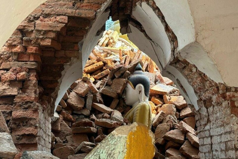 Et ødelagt buddhistisk tempel, en pagode, ved Mandalay.