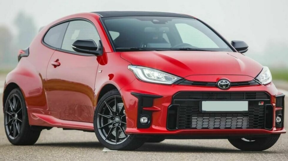 Toyotas GR-avdeling har ingen konkrete elbil-planer i de kommende årene. De vil i stedet videreutvikle forbrenningsmotoren. Dette er GR Yaris som det ruller en god del av i Norge.