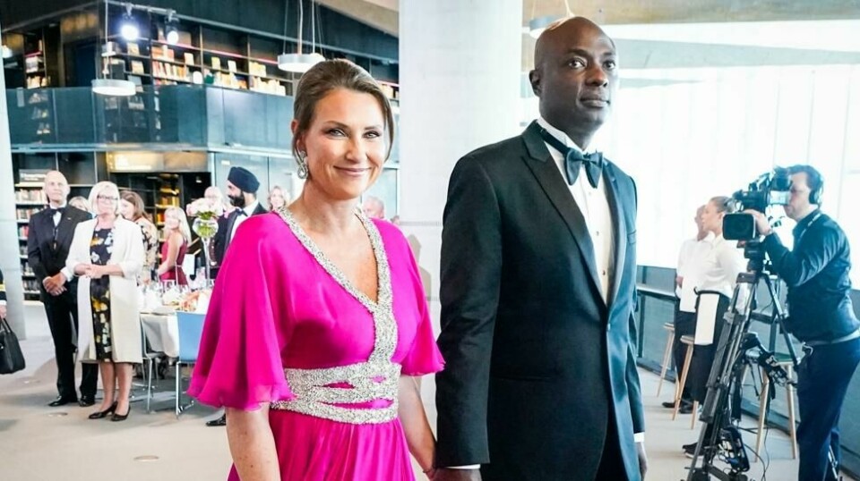 Politiet skal være bevæpnet under prinsessebryllupet.