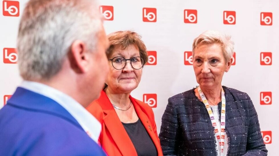 Fagforbundets leder Mette Nord (i midten) og LO-leder Peggy Hessen Følsvik (t.h.) er kritiske til regjeringen forslag til nye regler for yrkessykdom. Foto: Håkon Mosvold Larsen / NTB