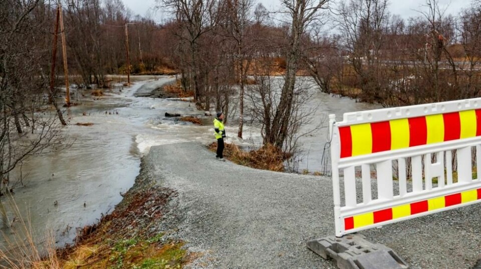 Mye nedbør førte i forrige uke til flom og oversvømmelser flere steder i nord, som her i Tromsø. Onsdag denne uken er det ventet mer nedbør. Foto: Rune Stoltz Bertinussen / NTB