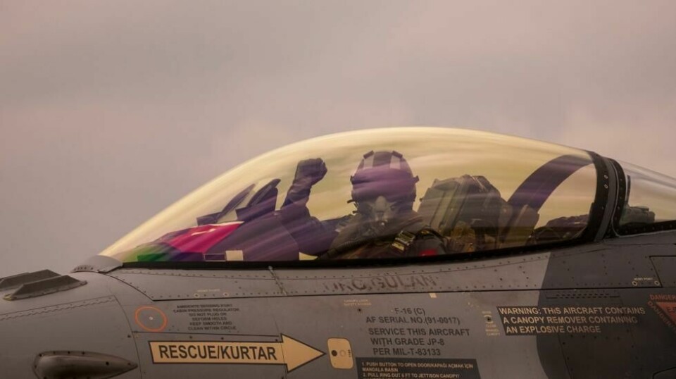 Et F-16 fra det tyrkiske flyvåpenet. Foto: Andreea Alexandru / AP / NTB