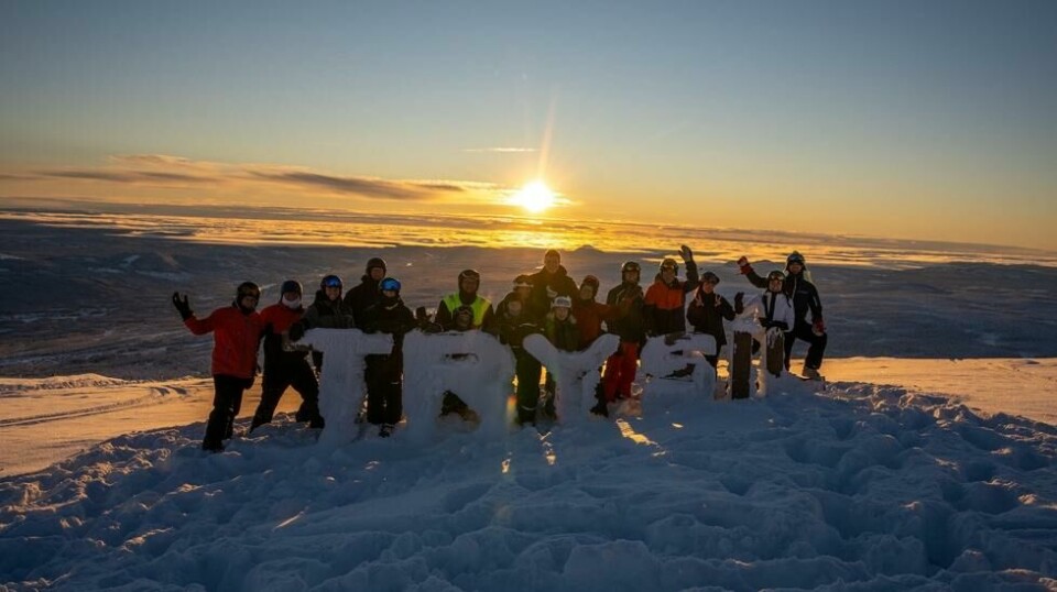 Denne danske gruppen er i Trysil for femte gang. Her samlet på toppen av Trysilfjellet.