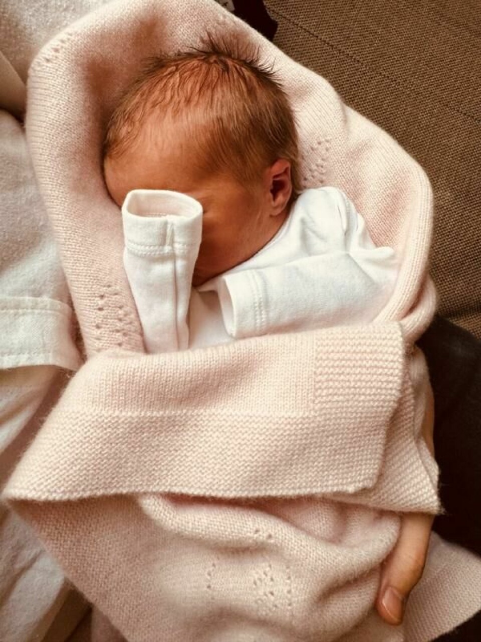 Prinsesse Beatrice og ektemannen Edoardo Mapelli Mozzis datter, Athena Elizabeth Rose Mapelli Mozzi, kom til verden 22. januar. Prinsesse Beatrice og ektemannen Edoardo Mapelli Mozzis datter, Athena Elizabeth Rose Mapelli Mozzi, kom til verden 22. januar. Foto: Edoardo Mapelli Mozzi / Handout via Reuters / NTB