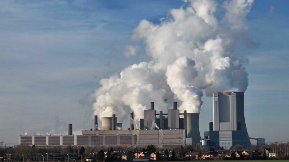 Niederaussem kraftstasjon, er et av de største kraftverkene i Europa, med en kapasitet på 3.864 MW og et av dem som slipper ut mest CO2 per energienhet.