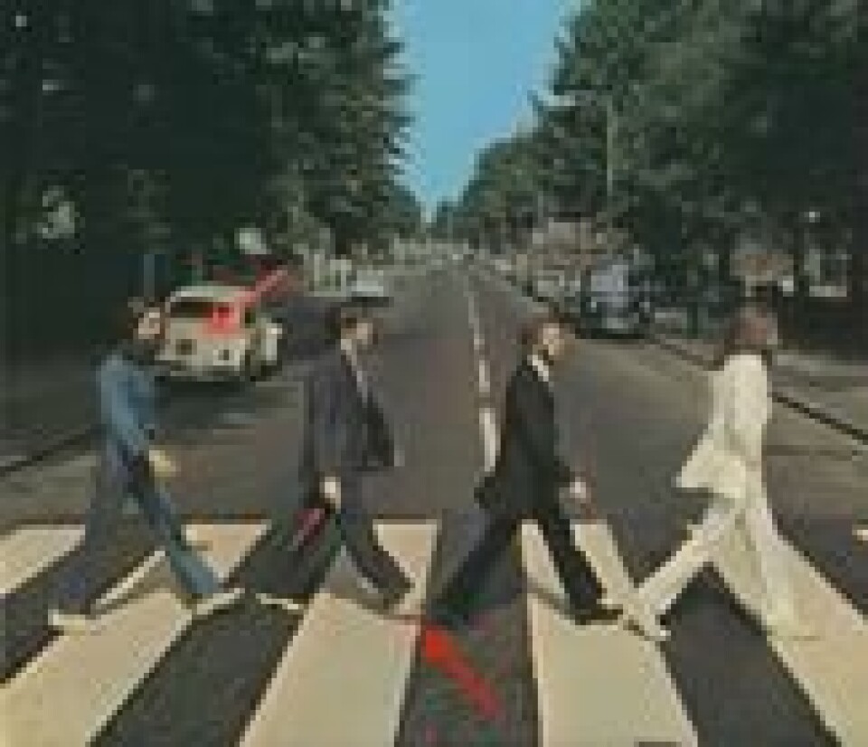 De som mente og mener Paul McCartney er død fant tegn over alt. For eksempel på platecoveret til Abbey Road. De som mente og mener Paul McCartney er død fant tegn over alt. For eksempel på platecoveret til Abbey Road.