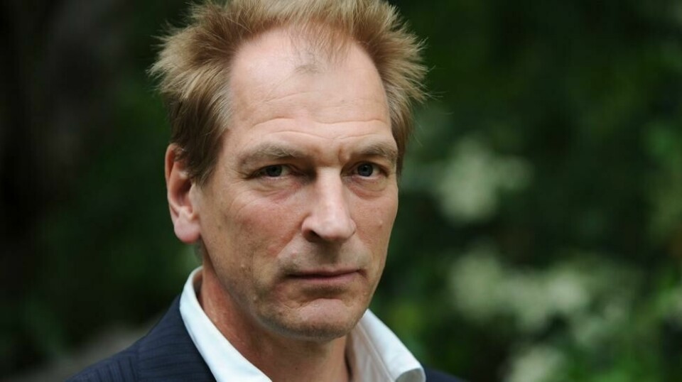 Den britiske skuespilleren Julian Sands har vært savnet i syv dager i fjellene i Sør-California. Ifølge San Bernardino County Sheriff's Department bruker letemannskaper helikoptre og droner for å søke etter Sands.